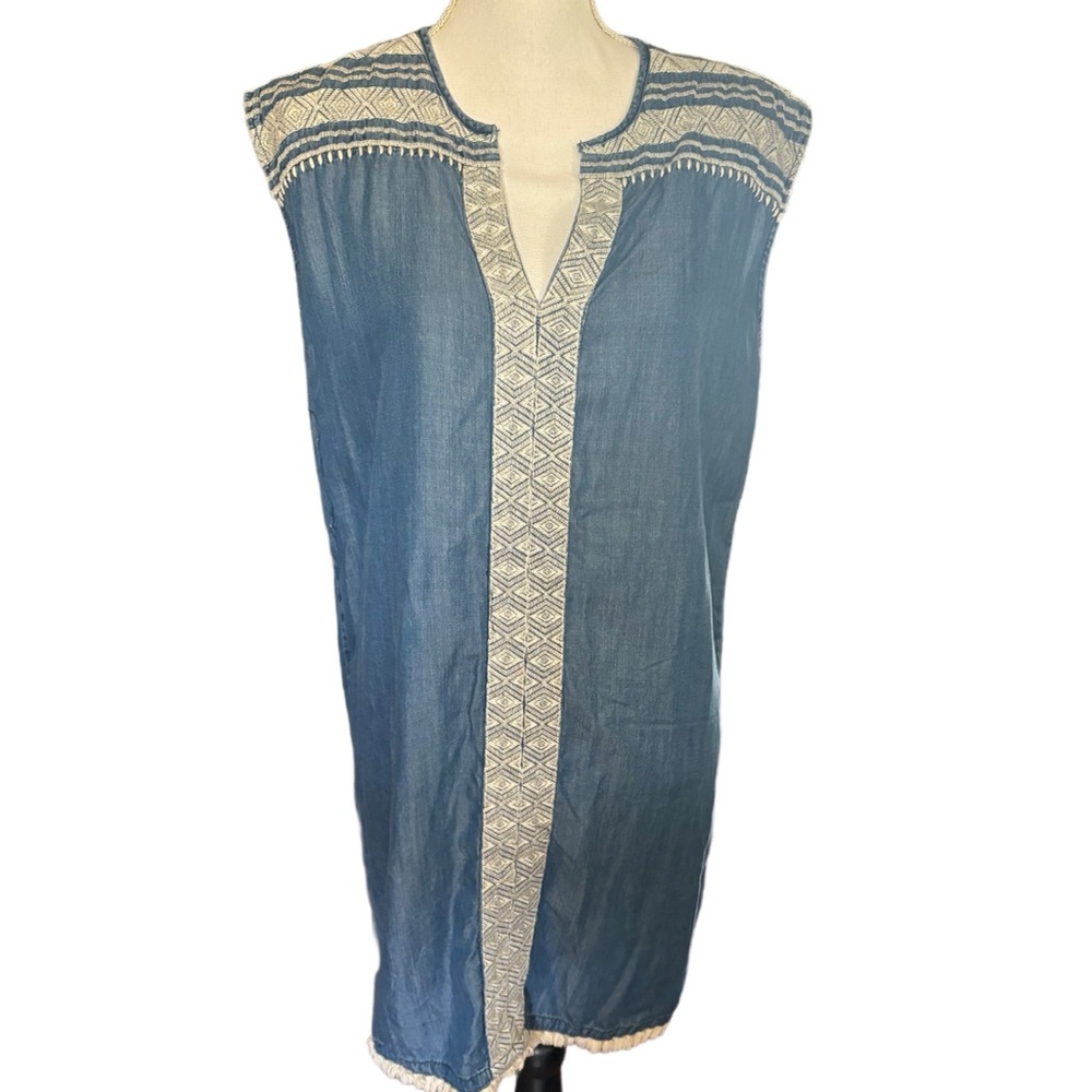 Chelsea & Theodore Blue and White Sleeveless Mini Dress